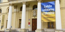 Flaga Ukrainy cztery lata wisiała na ratuszu w Lublinie. Nagle zniknęła. Miasto ujawnia dlaczego