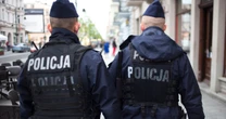 Policjanci z zarzutami za skucie zabójcy. Nowe fakty o sprawcy
