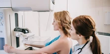 Radiolodzy biją na alarm. "Mammografia jest praktycznie ślepa u kobiet o gęstej tkance piersi”