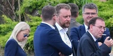 Dawno niewidziany Szumowski pojawił się na spotkaniu PiS. Coś zmieniło się w jego wyglądzie.. ZDJĘCIA