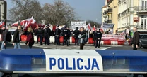 Protesty przeciwko imigracji w całym kraju. Ważny apel policji