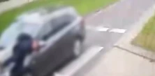 Koszmarny wypadek na pasach w Zielonej Górze. Mężczyznę potraciły dwa samochody