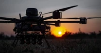 Zmasowane ataki dronów. Ukraińcy uderzyli w rosyjskie myśliwce i śmigłowce