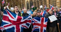 Brytyjczycy dali się oszukać. Pięć największych obietnic brexitu to zwykłe kłamstwa. "Wielka Brytania zostaje w tyle"