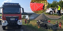 W zmiażdżonej karoserii skonał senior. Ratownicy już nie mogli nic zrobić. Tragedia na obwodnicy