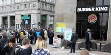 Kolejki ustawiają się od samego rana. Nowa restauracja w Polsce