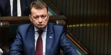 Błaszczak wrzucił zdjęcie ze stadionu. Internauci nie wytrzymali. Zawrzało