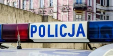 Szła o świcie, gdy nagle zobaczyła straszny widok. Na chodniku leżał młody mężczyzna...