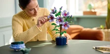Te zestawy LEGO przedstawiające przepiękne kwiaty to hit. Hibiskus zachwyca detalami!