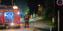 Horror w Pruszkowie. Ruszył na nich z młotkiem. Chwilę później padły strzały