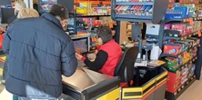 Akcja na wielką skalę. Przebadają tysiące pracowników Biedronki