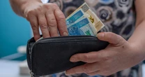 ZUS wypłaca rentę wdowią. Prawie 3 mld zł już na kontach seniorów
