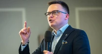 Szymon Hołownia uderza w Sławomira Mentzena. "Jego posłowie nieoficjalnie też to mówią" [RELACJA NA ŻYWO]