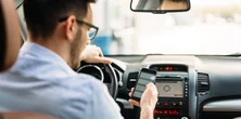 Dlaczego warto mieć w aucie transmiter FM? Sprawdź polecane modele