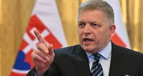 Premier Słowacji wskoczył do rzeki, by uciąć plotki o swoim stanie zdrowia