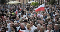 Polacy szczęśliwi jak nigdy wcześniej. "Wyborcy PiS nawet bardziej niż PO" [WYWIAD]