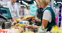 Praca bez barier. Auchan tworzy kolejne 200 miejsc dla osób z niepełnosprawnościami