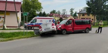 18-latka wjechała pod busa z niepełnosprawnymi. Wielu poszkodowanych