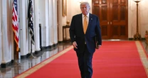 "Miesiąc miodowy się skończył". Poparcie dla Donalda Trumpa dawno nie było tak niskie, czyli jak prezydent rozczarował miliony Amerykanów