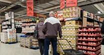 Szef UOKiK ostro o nieuczciwych promocjach. "Nasza cierpliwość się skończyła"