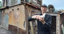 Gołębnik na środku budowanej drogi. "Potraktowali mnie jak psa, a moje ptaki jak śmieci"