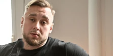 Tajemniczy znak w kąciku oka Łukasza Żaka. Kryminolog nie ma wątpliwości. To nie przypadek