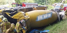 Betoniarka przewróciła się na rowerzystkę, zginęły dwie młode osoby. Nowe informacje o tragedii