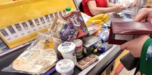 Kupił jogurt, a w środku szkło. Służby ostrzegają