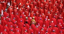 Drugi dzień konklawe. W czwartek maksymalnie cztery głosowania