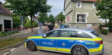 Próbowali zatrzymać obcokrajowca. Policjant został ranny, napastnik zginął