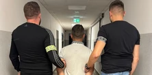 Nieproszony gość na wieczorze kawalerskim w Jastkowie. Przyszedł... z siekierą