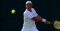 Sensacja! Polak wyeliminował finalistę Wimbledonu! Po ponad trzech godzinach