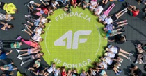 Sport wrócił do Międzylesia po powodzi. Fundacja 4F pomaga wyremontować kolejne boisko wielofunkcyjne