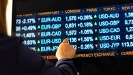Reakcja biznesu na atak USA. Dolar mocniejszy, złoty traci