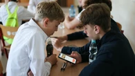 Koniec z telefonami w szkołach. Senat przyjął ustawę bez poprawek