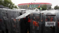 Święto futbolu przyćmione. Zamiast piłki w ruch poszły kamienie