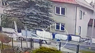 Senior potrącił dziecko na pasach. Policja opublikowała nagranie