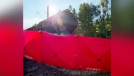 Śmierć na torowisku. 17-latek spadł z wagonu