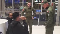 Udawali mundurowych na dworcu. Prokuratura ściga samozwańcze „patrole”