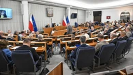 Związki jednopłciowe, bon senioralny i AI. Maraton legislacyjny w Senacie