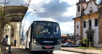 Populao de Caet no pagar passagem no transporte coletivo entre bairros