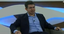 Randolfe afirma: 'A omisso do governo custou a vida de 80 mil brasileiros'