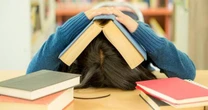 Por que a ansiedade é mais comum em universitários e recém-formados?