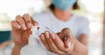 Excesso de óbitos por COVID: 600 pessoas morrem por mês devido à doença