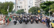 Bolsonaro isenta motos de pedgio, mas vai aumentar para carros e caminhes