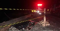 Bitrem com etanol atropela homem e cai da ponte do Rio Araguari, na BR-365