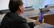 Bolsonaro faz primeira chamada com 5G no Brasil