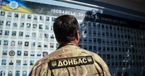День пам'яті загиблих у річницю «Іловайська». Символ «підступності та віроломності» Росії Радіо Свобода зібрало дані слідства, коментарі генералів Хомчака та Муженка, свідчення очевидців про розстріл українських добровольців в Іловайському котлі