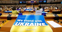 «У неї зламані ребра, не було очей»: євродепутати розповіли історії українських полонених Які історії українців прозвучали в стінах Європарламенту та що сказали ті, хто проти військової підтримки України з боку ЄС – Радіо Свобода аналізує дебати в Європарламенті