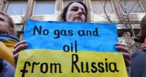 Росіянам обмежать доступ до туристичних віз? Які ще санкції може запровадити ЄС Після заклику Трампа не купувати російську нафту, Євросоюз розглядає варіанти нових санкцій